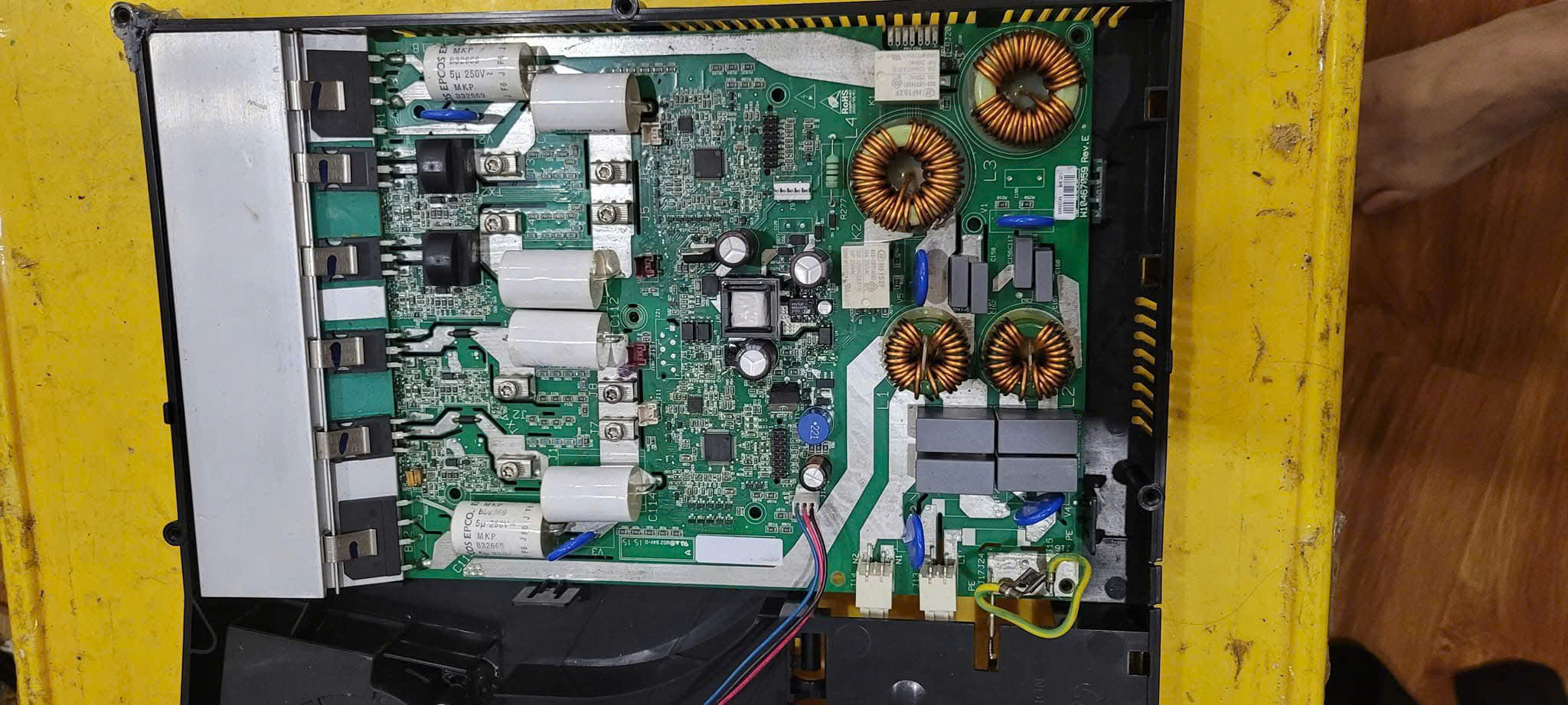 Bếp từ Teka lỗi boar mạch công suất được kỹ thuật xử lý nhanh chóng tại nhà khách hàng